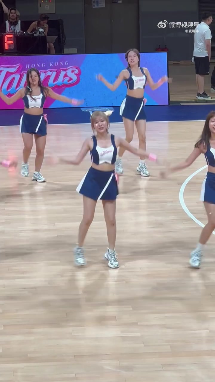 半岛体育-NBL总决赛即将打响！媒体人晒中国香港金牛啦啦队的舞蹈表演视频