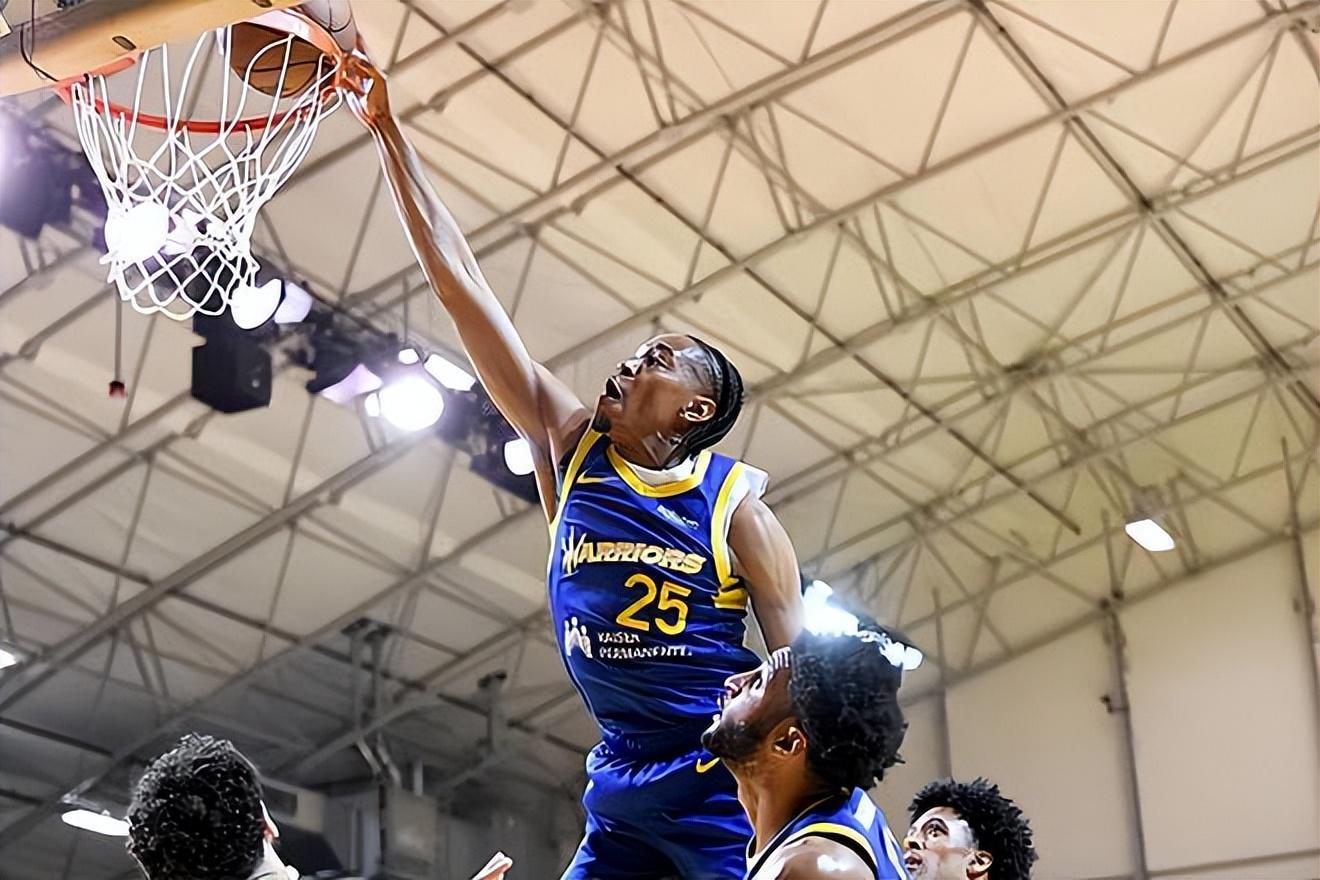 半岛体育app-老鹰先签后裁两名球员，他们正在为小号拼命招揽人才？